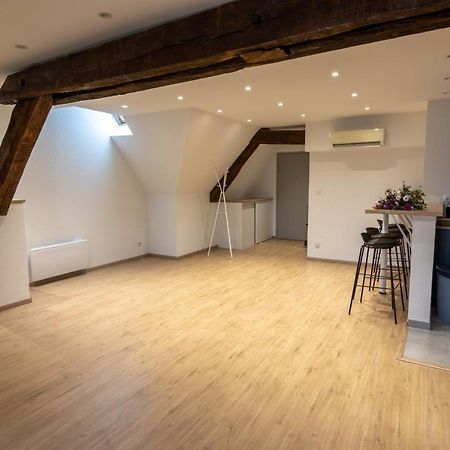 Magnifique appartement rénové dans résidence Saumur Extérieur photo